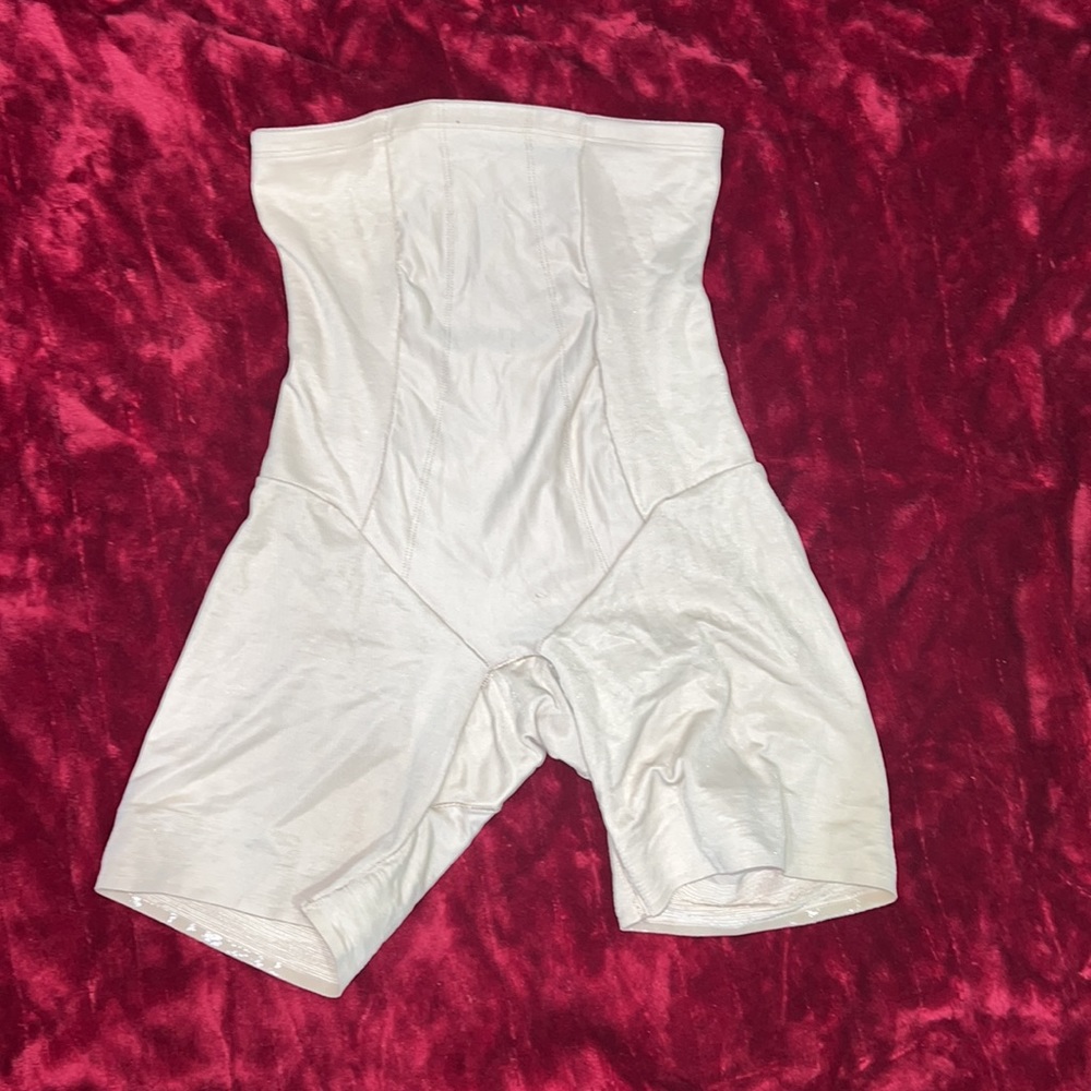 Bundle of three different body slimming shape wear undergarments all size large - Picture 7 of 10